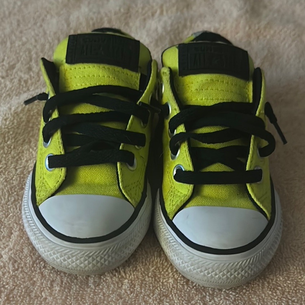 Converse Green and Black Sneakers Classic Canvas Design